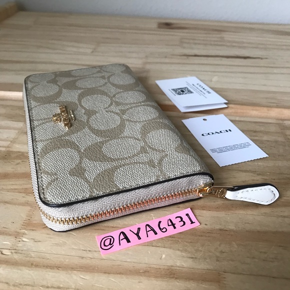 Coach wallet🎈🎈 - Picture 3 of 8